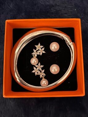 Bracelet + Pearl Earrings Set | Floral Crystal Earrings | Gift Box | Brand New